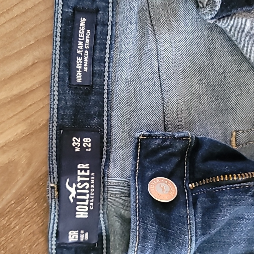 Hollister distressed jegging - Picture 3 of 6